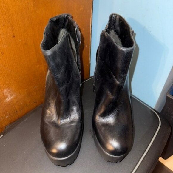 Schutz Black Leather Platform Heel Boot with Lug Sole and zippers - Picture 5 of 16